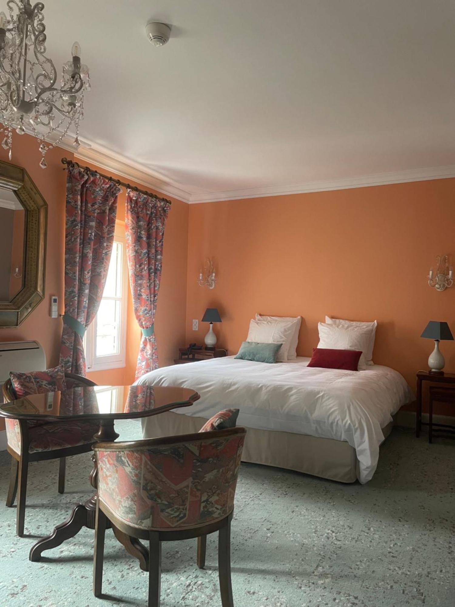 Hotel Chateau Des Jacobins Agen Esterno foto