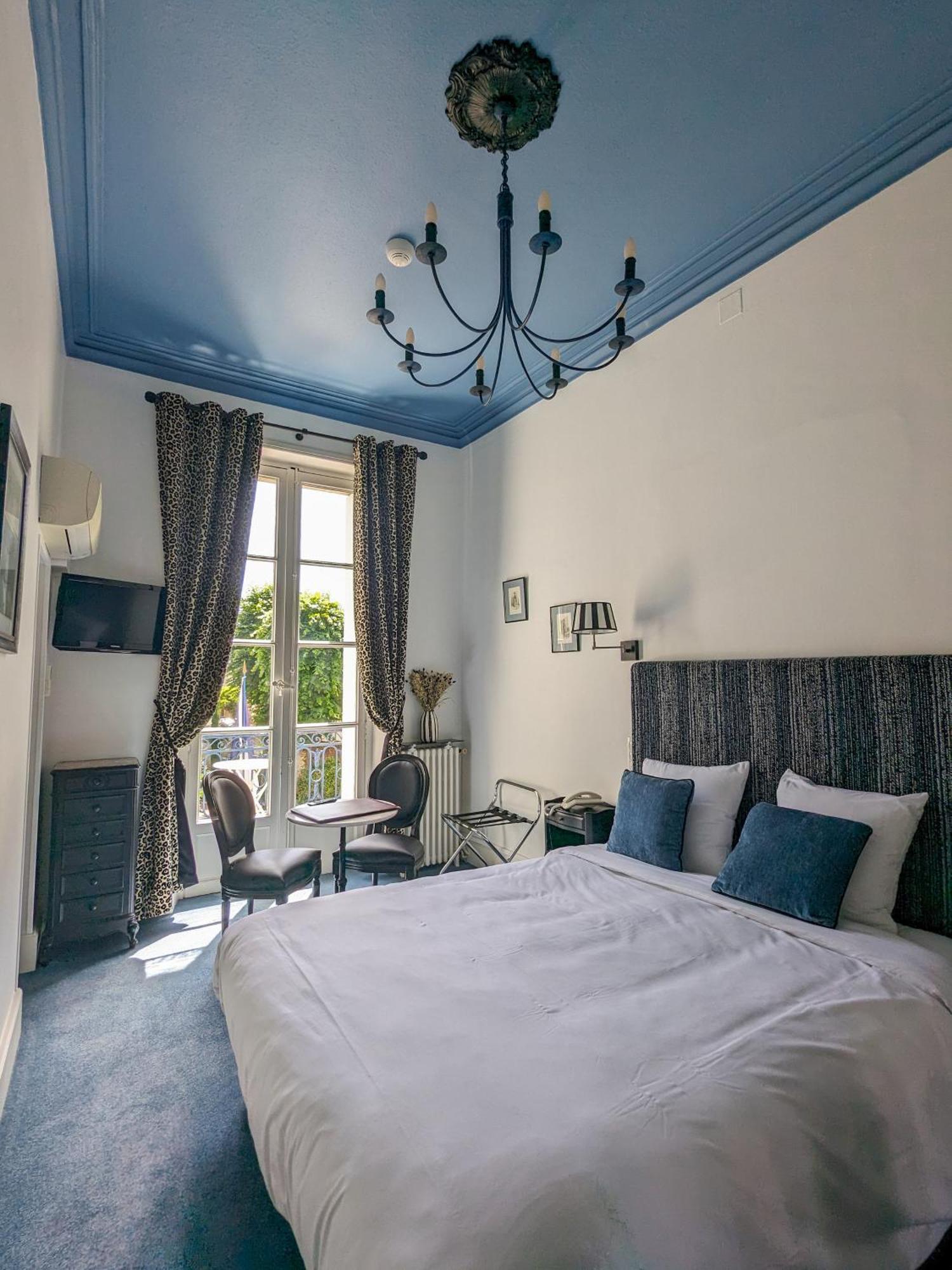 Hotel Chateau Des Jacobins Agen Esterno foto