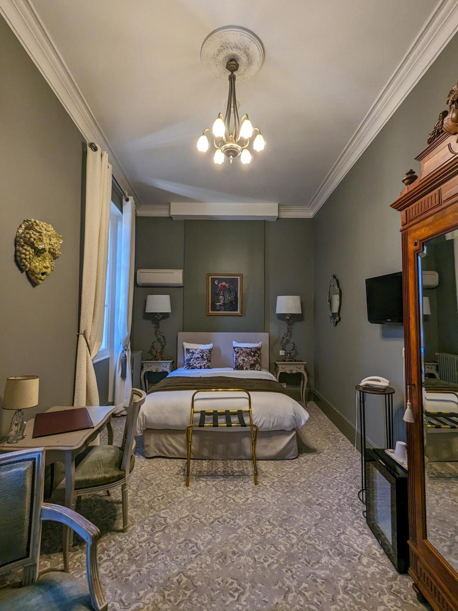 Hotel Chateau Des Jacobins Agen Esterno foto